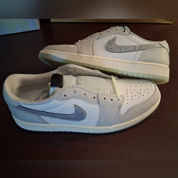 New Jordan 1 Retro Low OG Size 13 Year Of The Snake 2025 HF3144-100 New Year - Picture 1 of 11